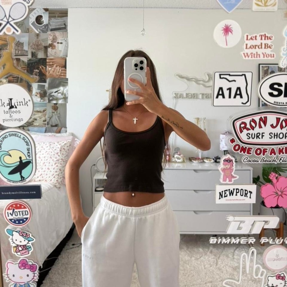 Brandy Melville Chocolate brown cropped ribbed tank top - Picture 3 of 7